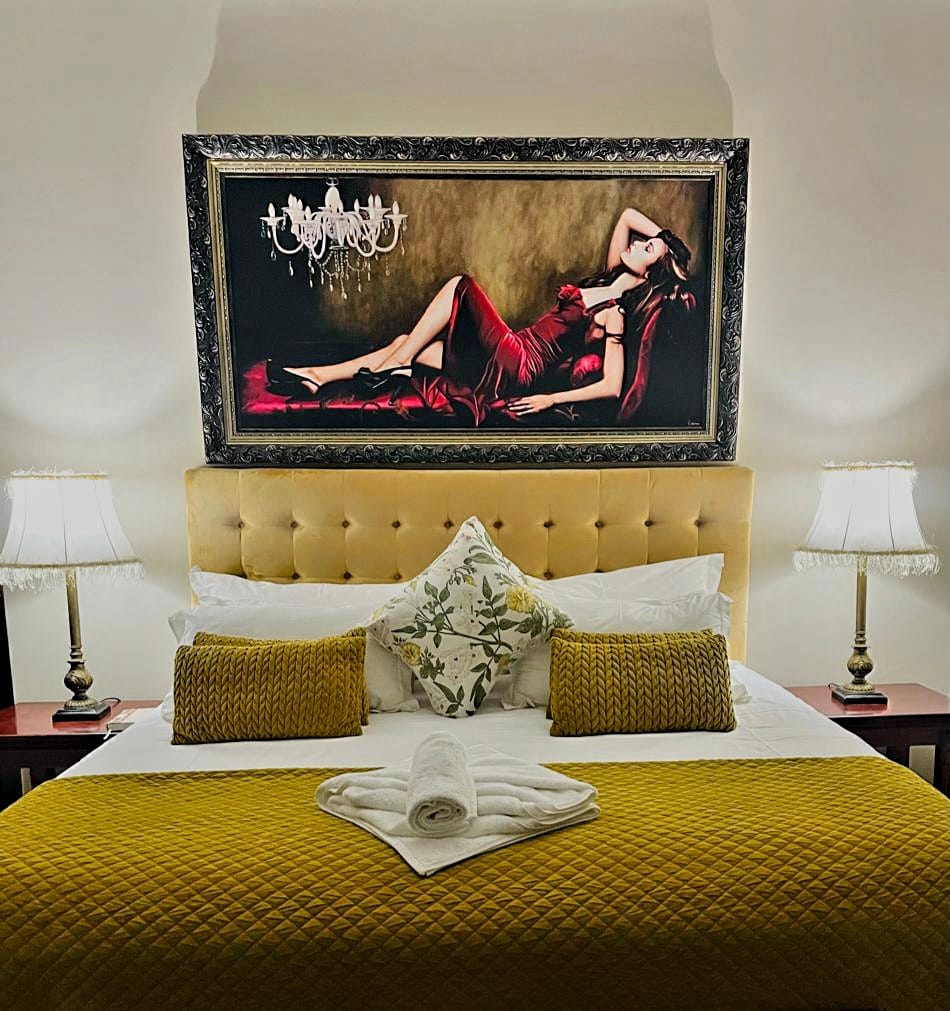 Room 2 Royal En-Suite Casa Flora Guesthouse in Pretoria east