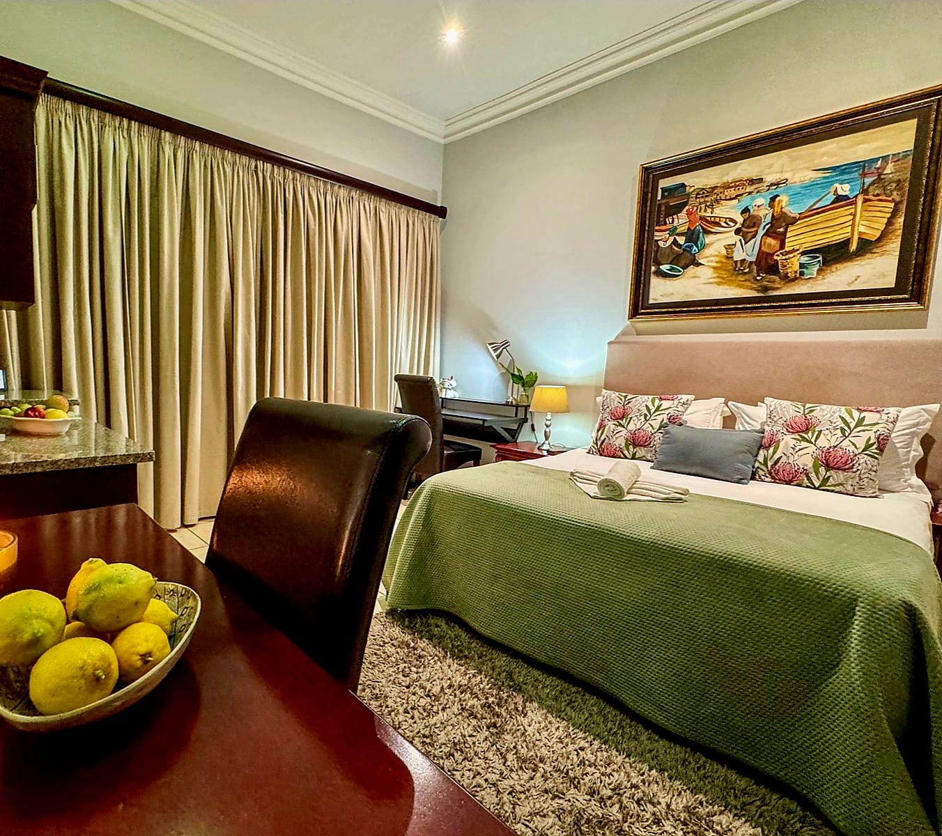 Room 3 Luxury En-Suite Casa Flora Guesthouse in Pretoria east